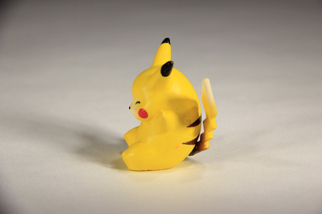 Pokemon 1998 Pikachu Generation 1 Tomy Figure With Pog Disc L010151