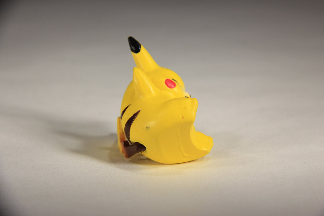 Pokemon 1998 Pikachu Generation 1 Tomy Figure With Pog Disc L010151