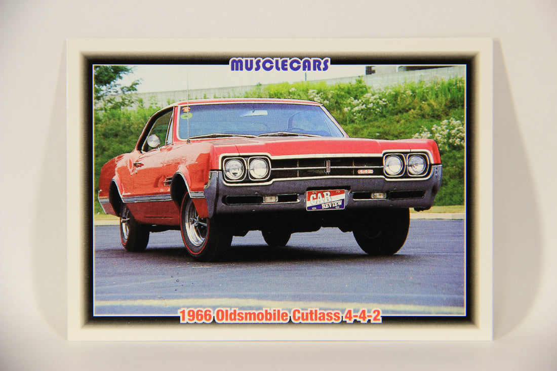 Musclecars 1992 Trading Card #68 - 1966 Oldsmobile Cutlass 4-4-2 L011410