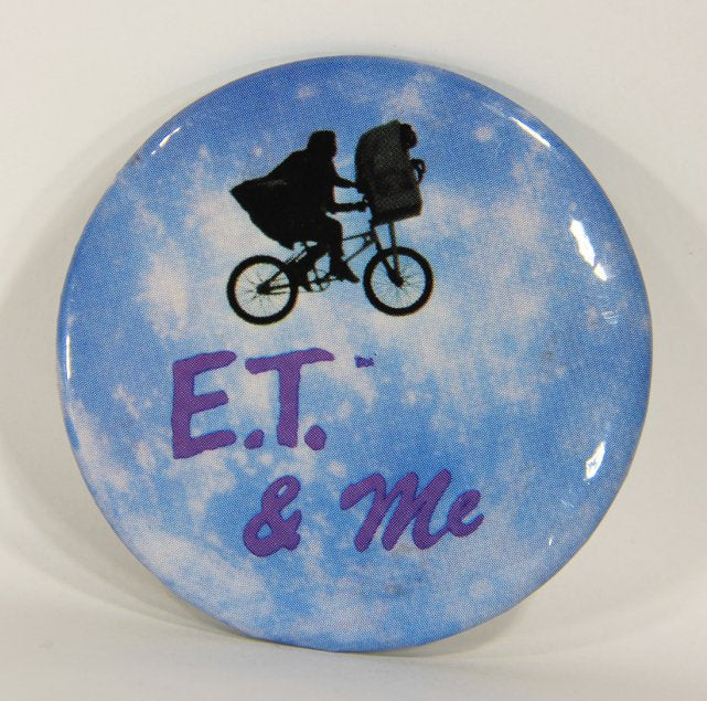 E.T. The Extra-Terrestrial 1982 Movie E.T. & Me Vintage Pinback Button Canada L012578