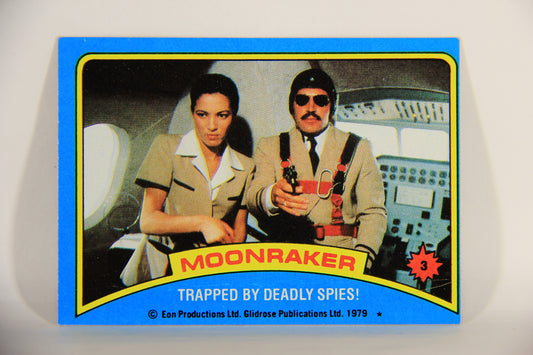 Moonraker James Bond 1979 Trading Card #3 Trapped By Deadly Spies L013069