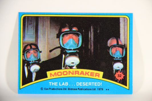 Moonraker James Bond 1979 Trading Card #32 The Lab Deserted L013098