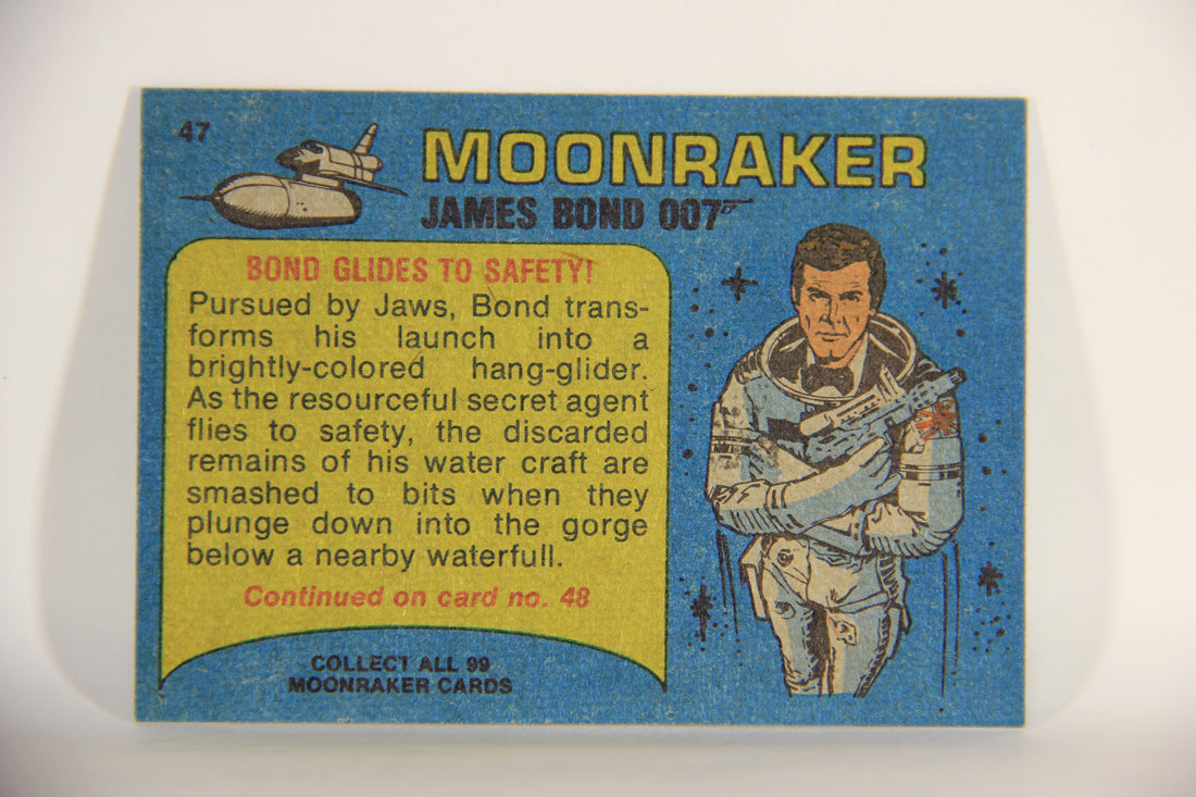 Moonraker James Bond 1979 Trading Card #47 Bond Glides To Safety L013113