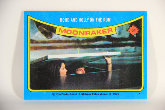 Moonraker James Bond 1979 Trading Card #61 Bond And Holly On The Run L013127