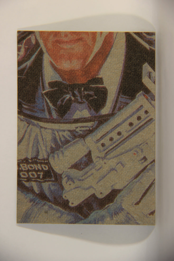 Moonraker James Bond 1979 Trading Card #70 Peering Through The Telescope L013136