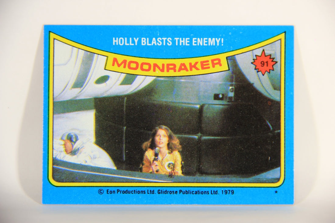 Moonraker James Bond 1979 Trading Card #91 Holly Blasts The Enemy L013157
