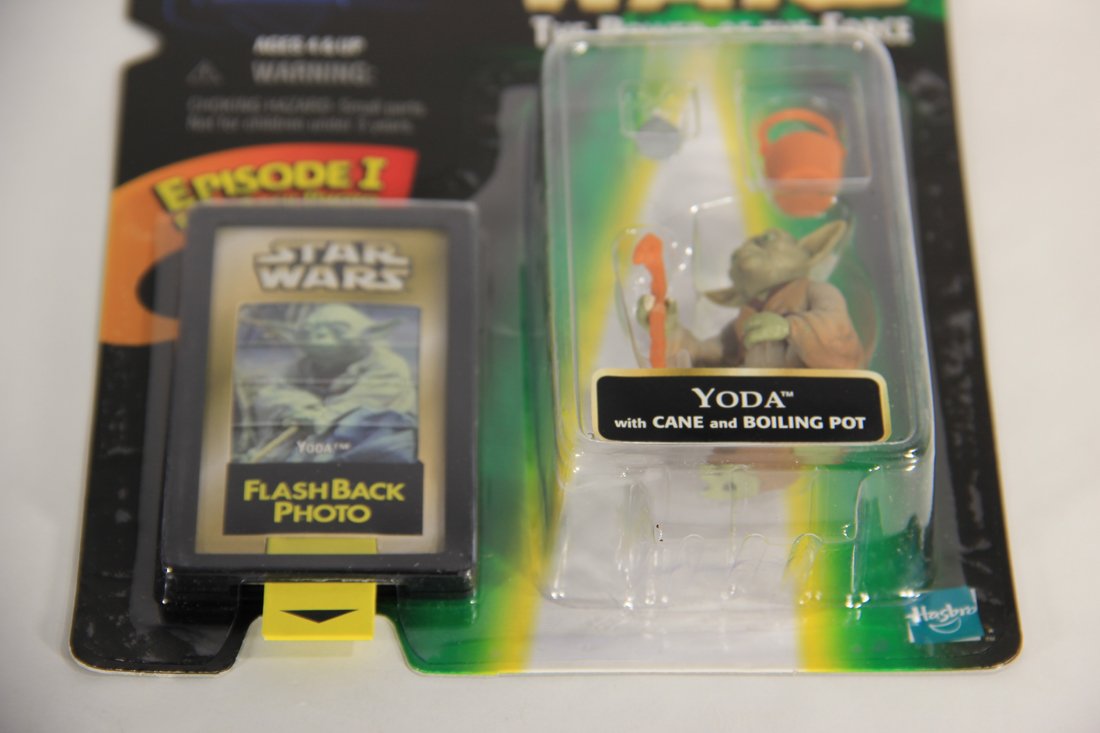 Star Wars Yoda 1998 POTF Figure FlashBack Photo ENG Card From Hong Kong Hasbro Store MOC L015713