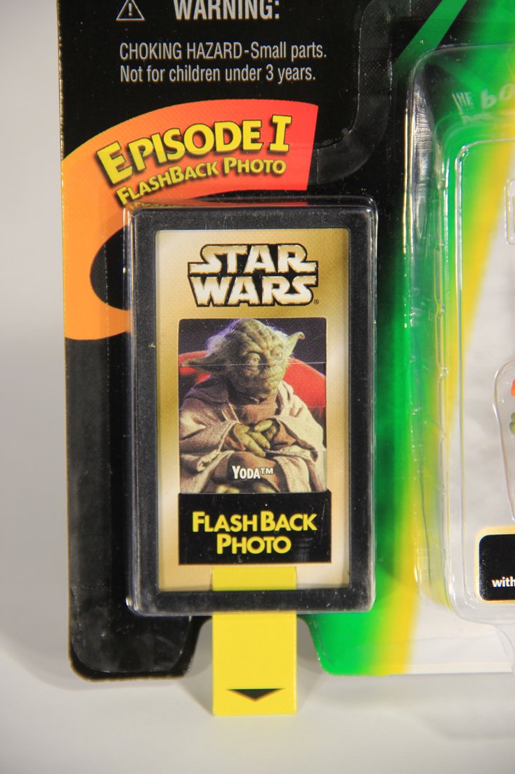 Star Wars Yoda 1998 POTF Figure FlashBack Photo ENG Card From Hong Kong Hasbro Store MOC L015713